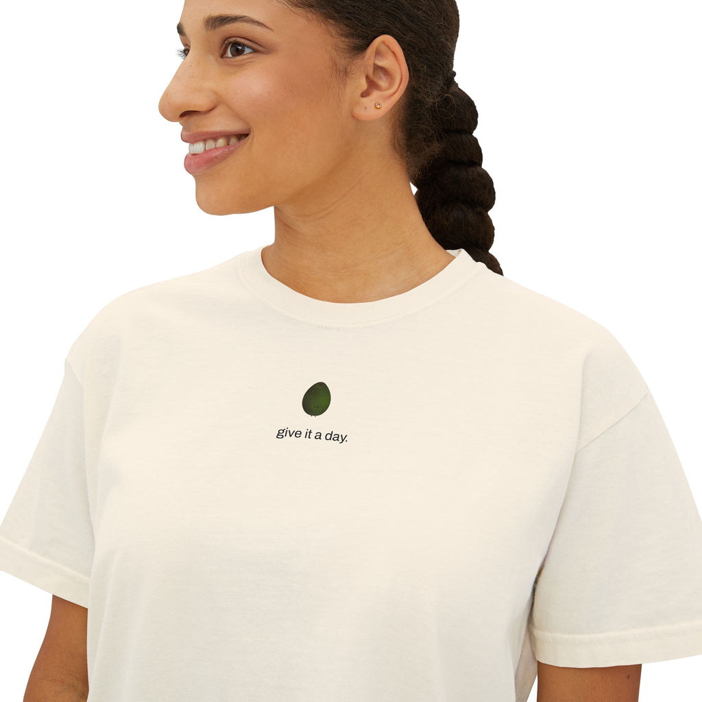 Give it a Day Women's Boxy T-Shirt: Minimal Avocado Graphic print tee (6.1oz)